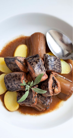 Plat de lamproie à la bordelaise